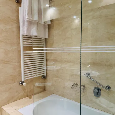 Rivo Hotel 4*
