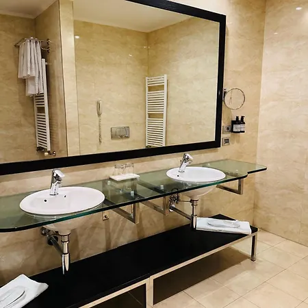 Rivo Hotel