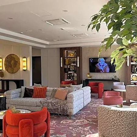 Rivo Hotel