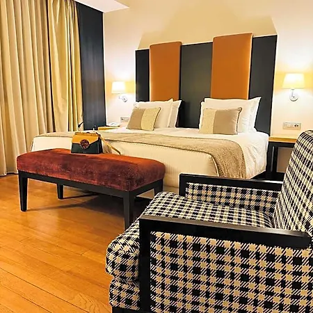 Rivo Hotel