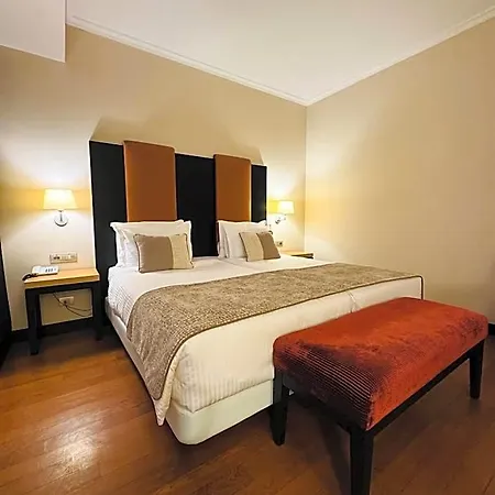 Rivo Hotel