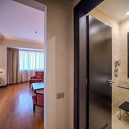 Rivo Hotel
